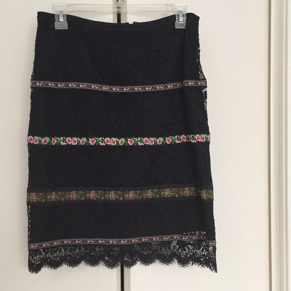 ❤️In perfect condition. Nanette Lepore lace skirt